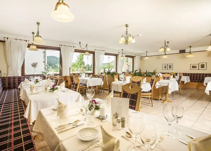 Szálloda Hotel Hirsch 3*